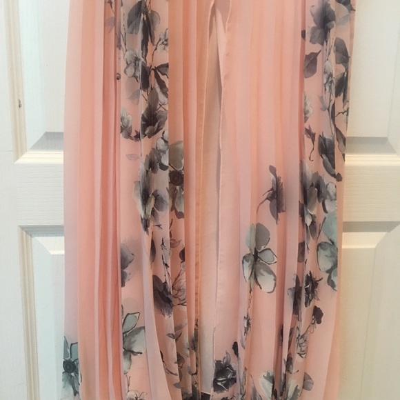 Dress - Picture 3 of 7